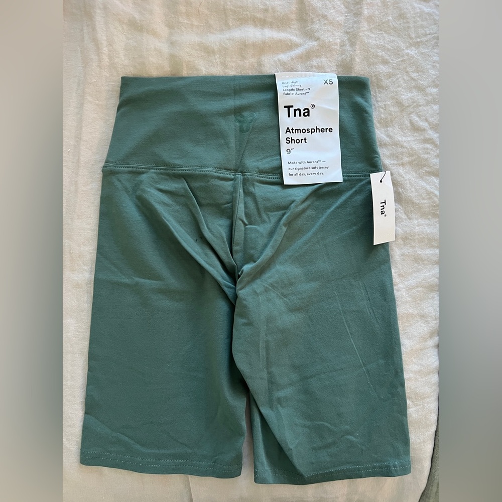 TNA Aritzia atmosphere shorts 9” green size XS